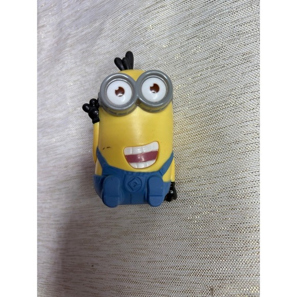 Minions Large Lot of Minions Despicable Me Movies 8 - Picture 9 of 10